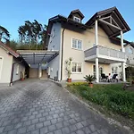 Residenz Goettersitz * フュルト・イム・ヴァルト